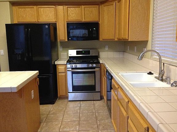 5th image of 1628 Jasmine Way