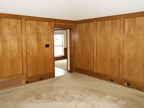 3rd image of 1515 Chesterfield Dr