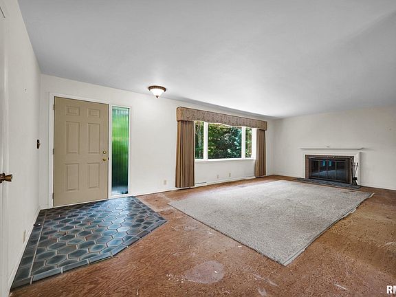 5th image of 1233 N Oak Cir
