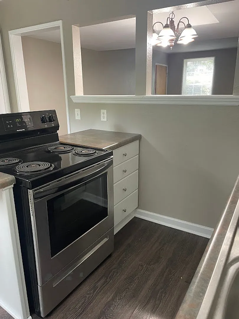 2717 Folts Dr — Photo 4