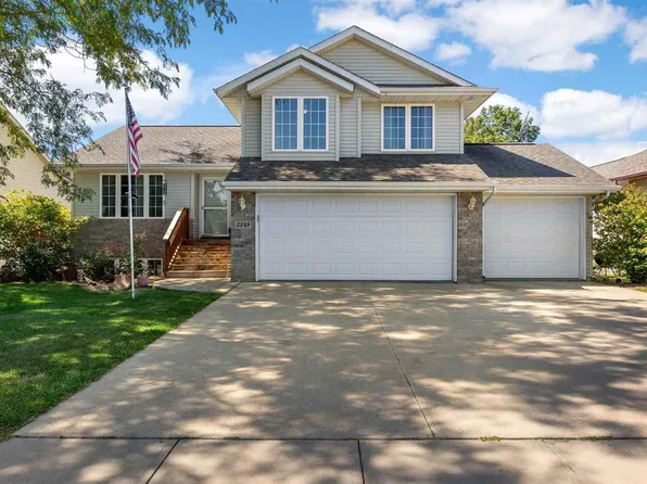 2349 Russell Dr, Iowa City, IA 52240