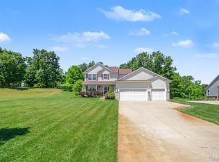 3455 N Quarry Creek Dr, White Lake, MI 48383