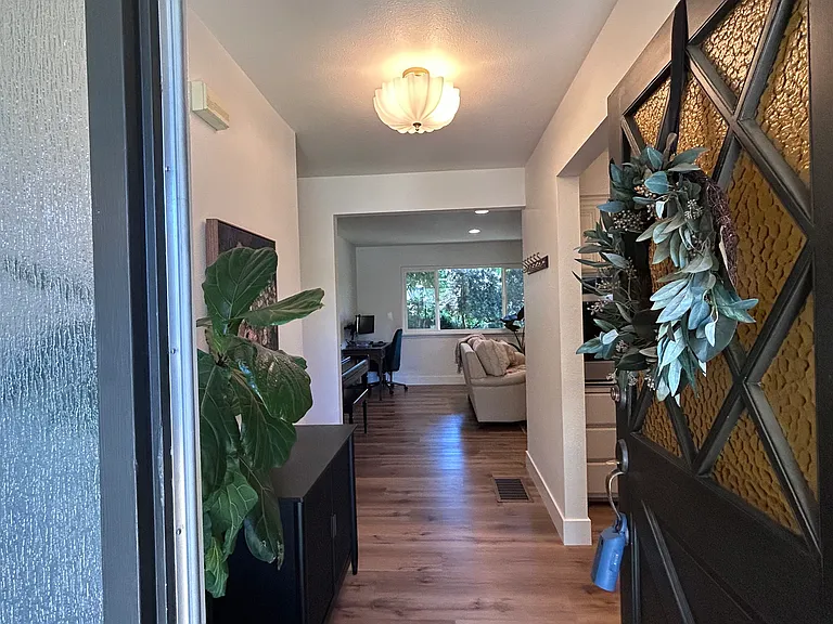 1803 Tanglewood Ln — Photo 4