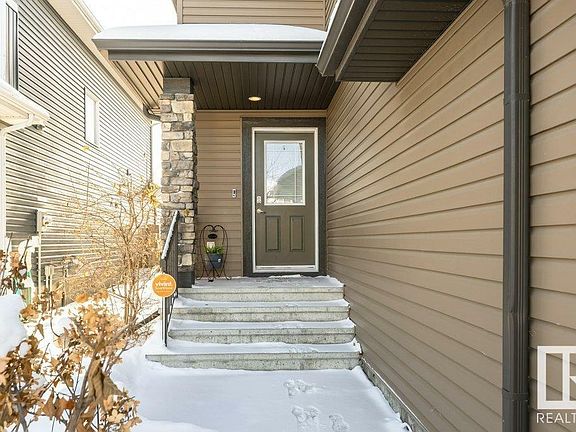 4th image of 3047 Harvey Cres NW
