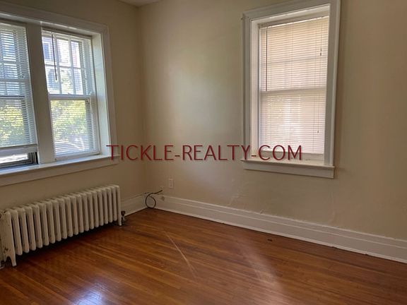 2nd image of 292 Oxford St APT 1