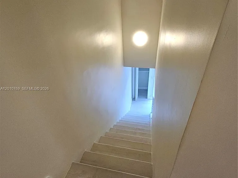 834 Raymond St — Photo 16