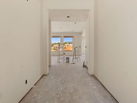 2nd image of 2381 Patricia Dr