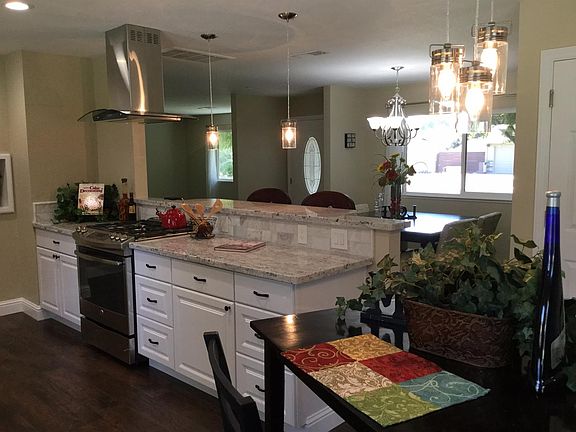 2nd image of 410 Buena Vista Way