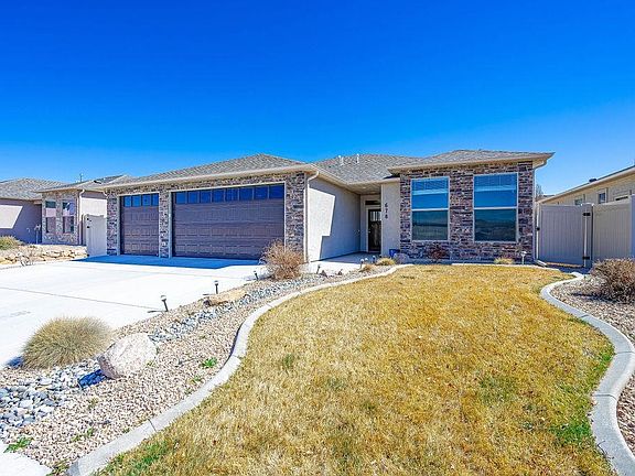 3rd image of 678 Medhurst Ln