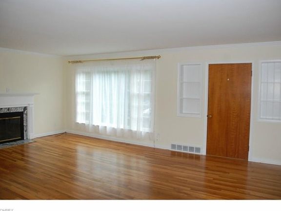 3rd image of 1065 Homeland Dr