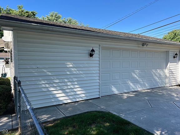4th image of 1962 Macarthur Ln