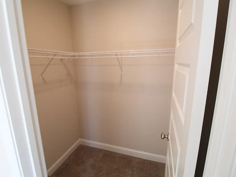 406 Noble Ct — Photo 37
