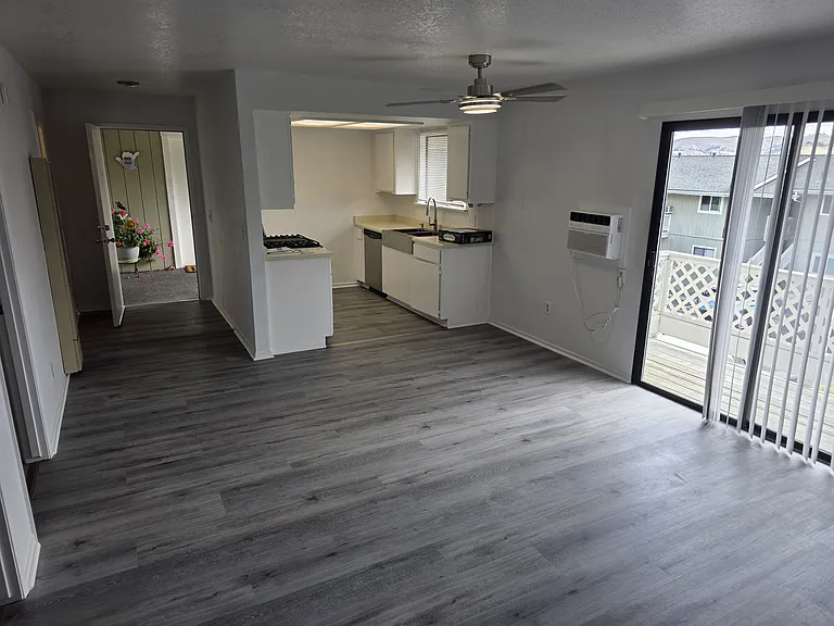 5550 Traffic Way #7 — Photo 18