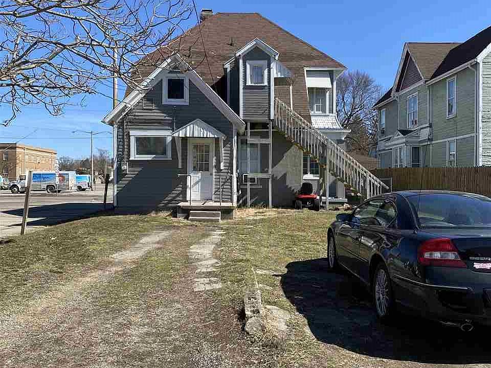 2nd image of 124 S 9th St