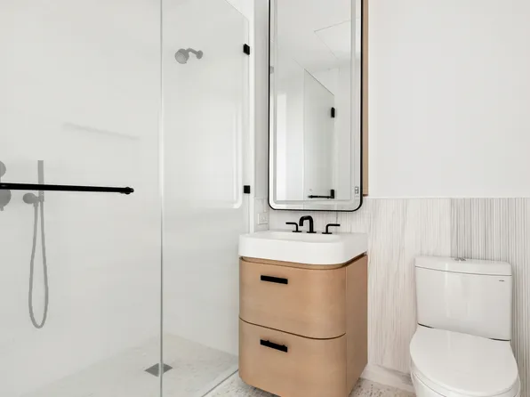 480 Kent Avenue image 7 of 21