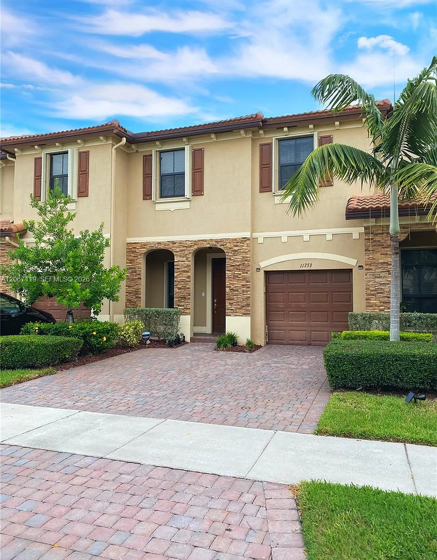 Silver Palm West — Photo 1