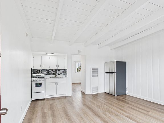 4th image of 205-215 W Roderick Ave #5