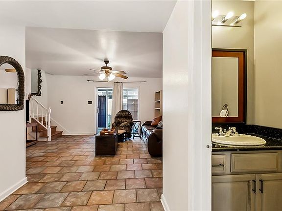5th image of 2433 Park Place Dr