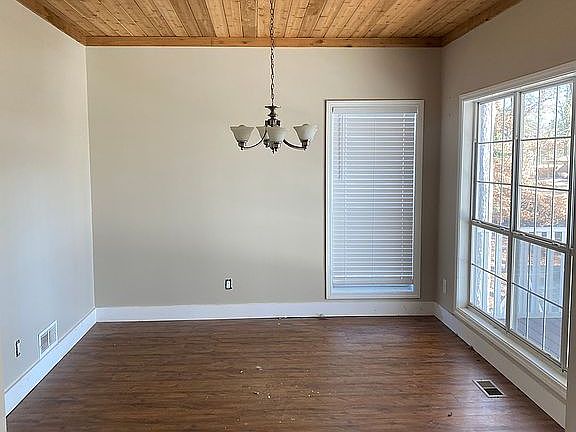 5th image of 2197 Woodbriar Dr