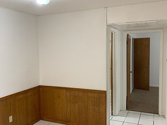 4th image of 209 Hardy Ave #2