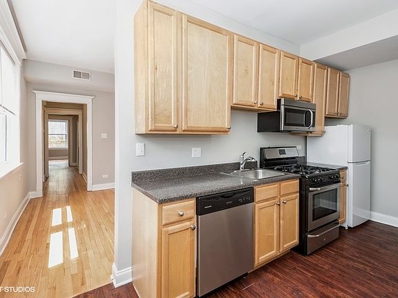 3rd image of 2939 N Broadway St #29492