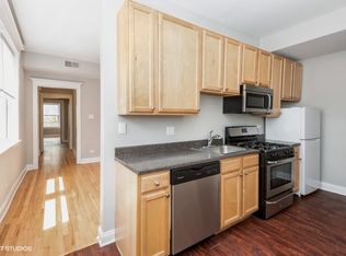 2949 N Broadway St APT 3, Chicago, IL 60657