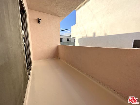 4th image of 11727 Mayfield Ave APT 9