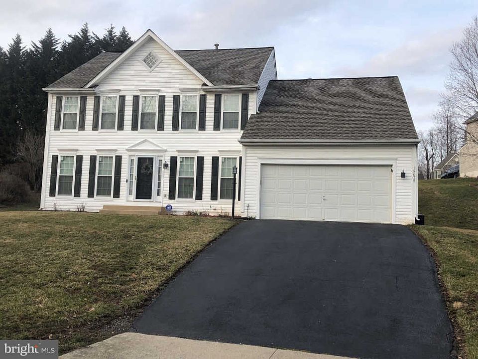 1st image of 15679 Bloomfield Dr