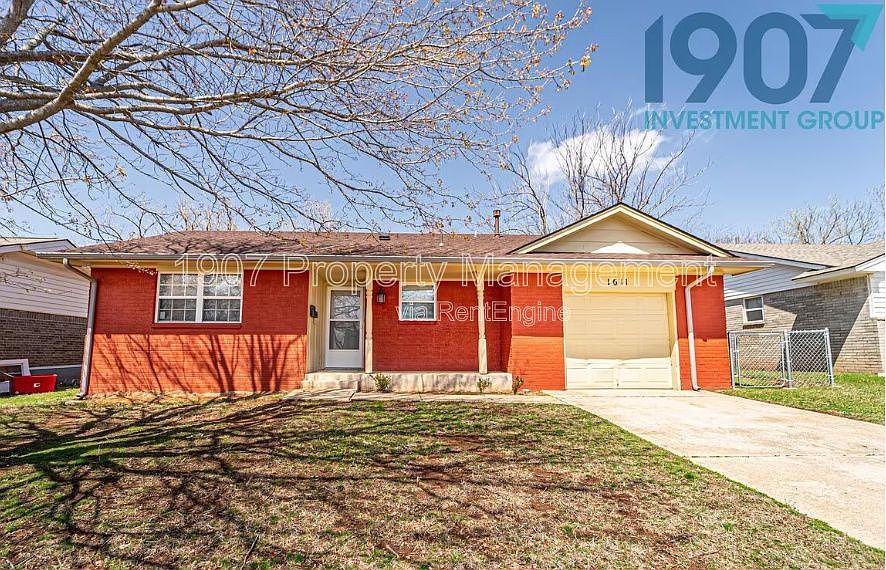 1st image of 1611 Pinewood Dr