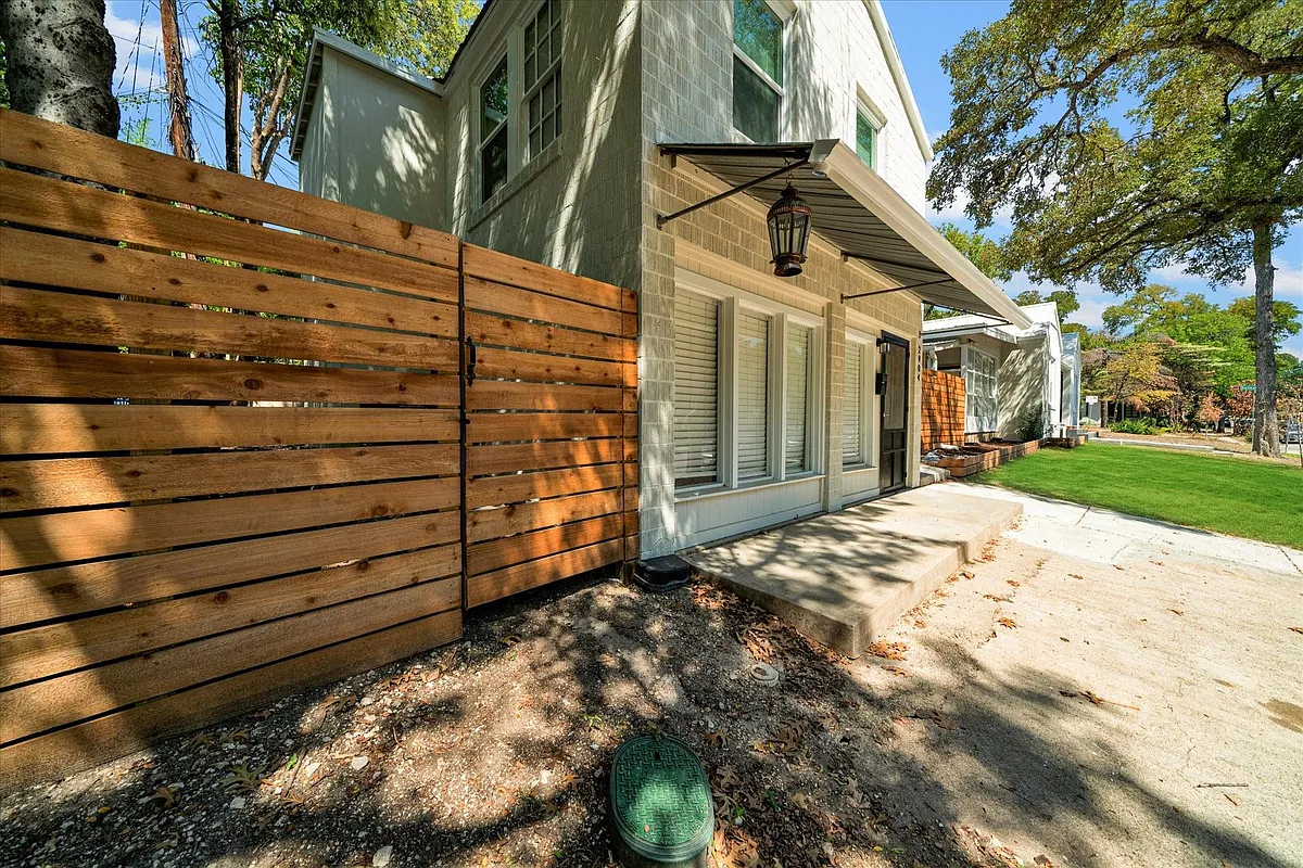 Building Photo - 2904 Harris Park Ave