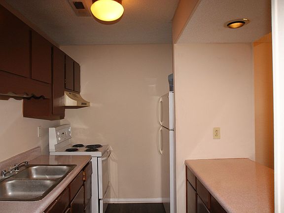 4th image of 3615 N Crestview Dr NW #1