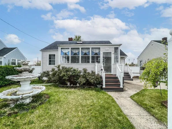 114 Larch St, Port Reading, NJ 07064
