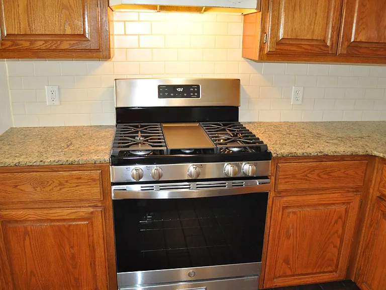 1301 W Quincy St — Photo 11
