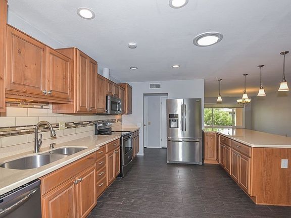 5th image of 12814 W Keystone Dr