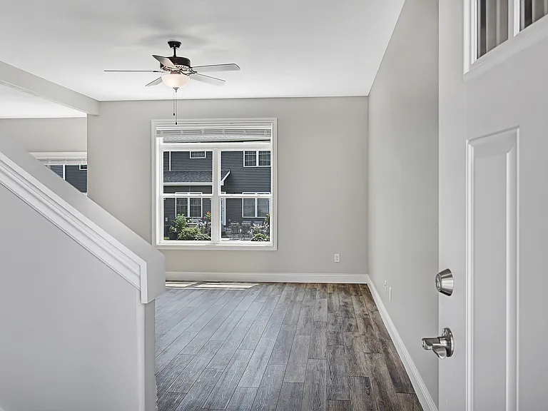1202 Heather Dr #C — Photo 2