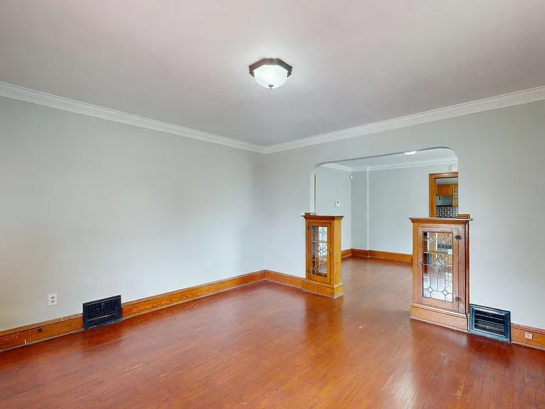 9715 Plymouth Ave — Photo 22