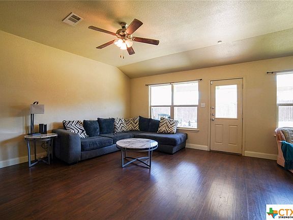 5th image of 2711 Hector Dr