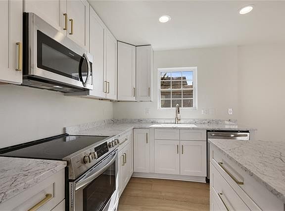 5th image of 8627 Hickory St