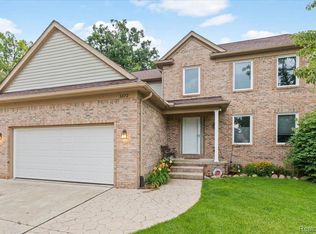 3272 Hickory Dr, Orion, MI
