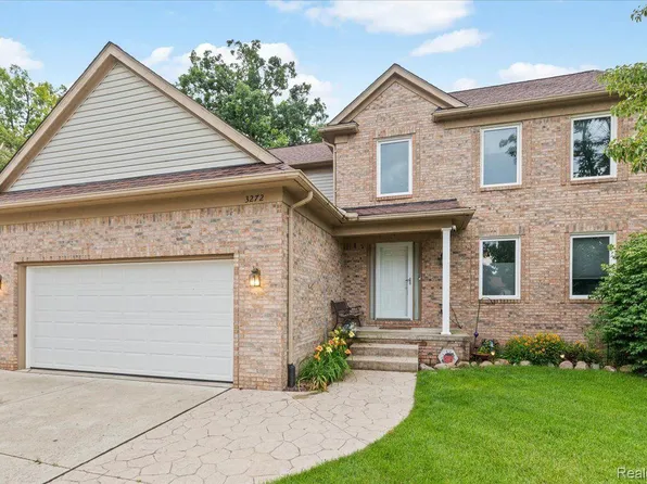 3272 Hickory Dr, Orion, MI 48359