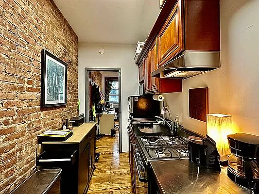 4th image of 336 E 5th St APT 3FW