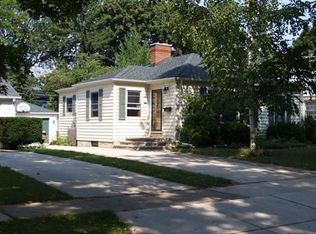 958 Webster Ln, Des Plaines, IL
