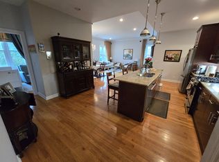 2008 W Homer St APT 2B, Chicago, IL 60647