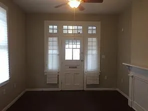 2 bed, 1.0 bath, 832 sqft, $1,060 — Photo 2