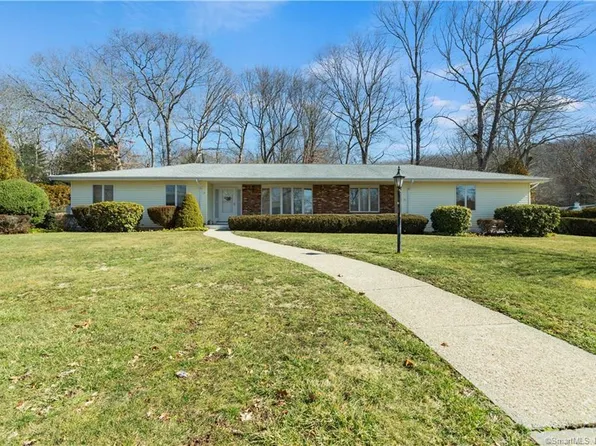 12 Alscot Drive, East Lyme, CT 06333