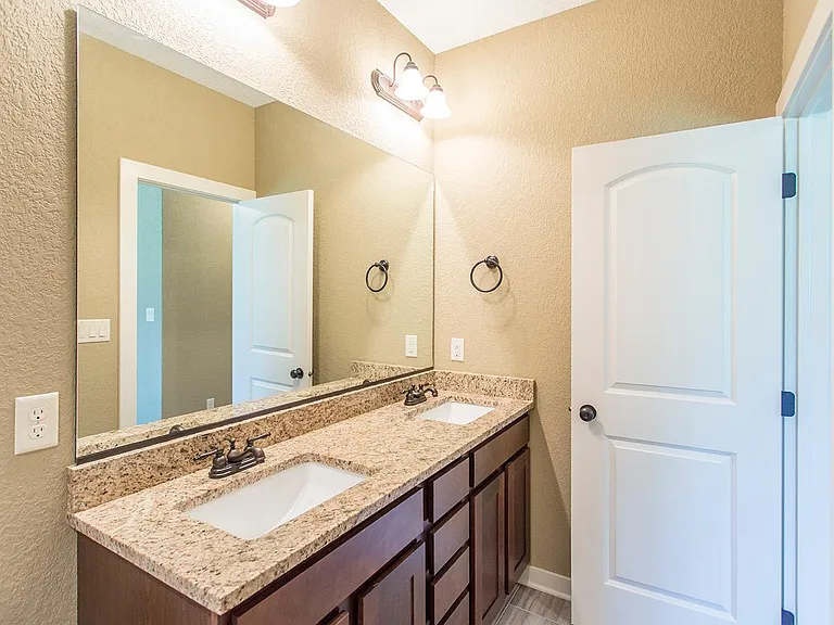 1659 Glade Dr SW — Photo 12