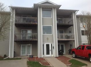 130 Shannon Dr UNIT 1, North Liberty, IA 52317