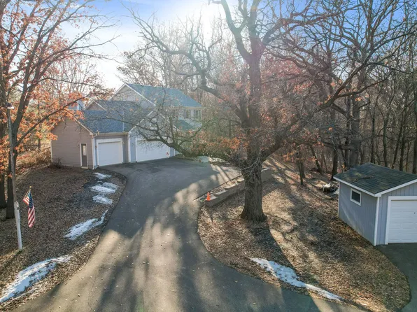 11155 Valley Creek Rd, Woodbury, MN 55129