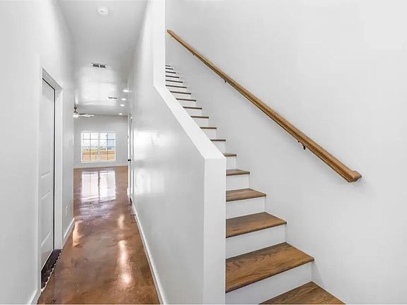 5th image of 1540 W Long St
