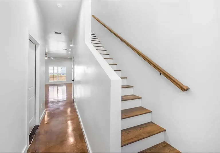 1540 W Long St — Photo 5
